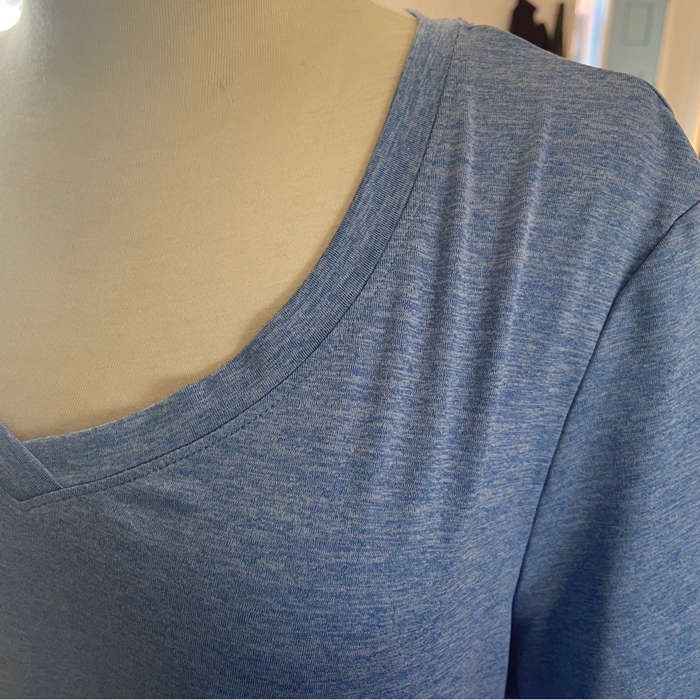 $5 DEAL V-Neck Athletic Top Workout Casual Shirt Ocean + Coast Tee Blue Gray - Picture 3 of 5